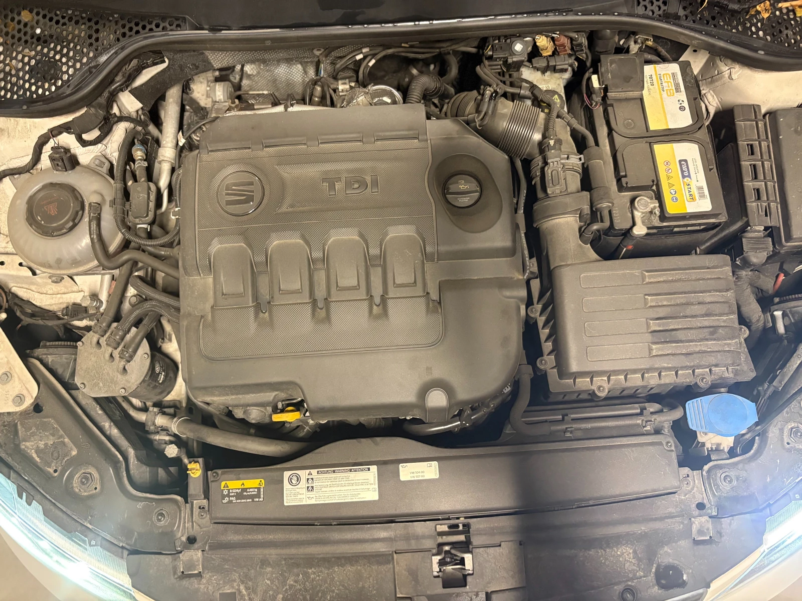 Seat Leon 1.6 TDI DSG, снимка 13 - Автомобили и джипове - 56166671