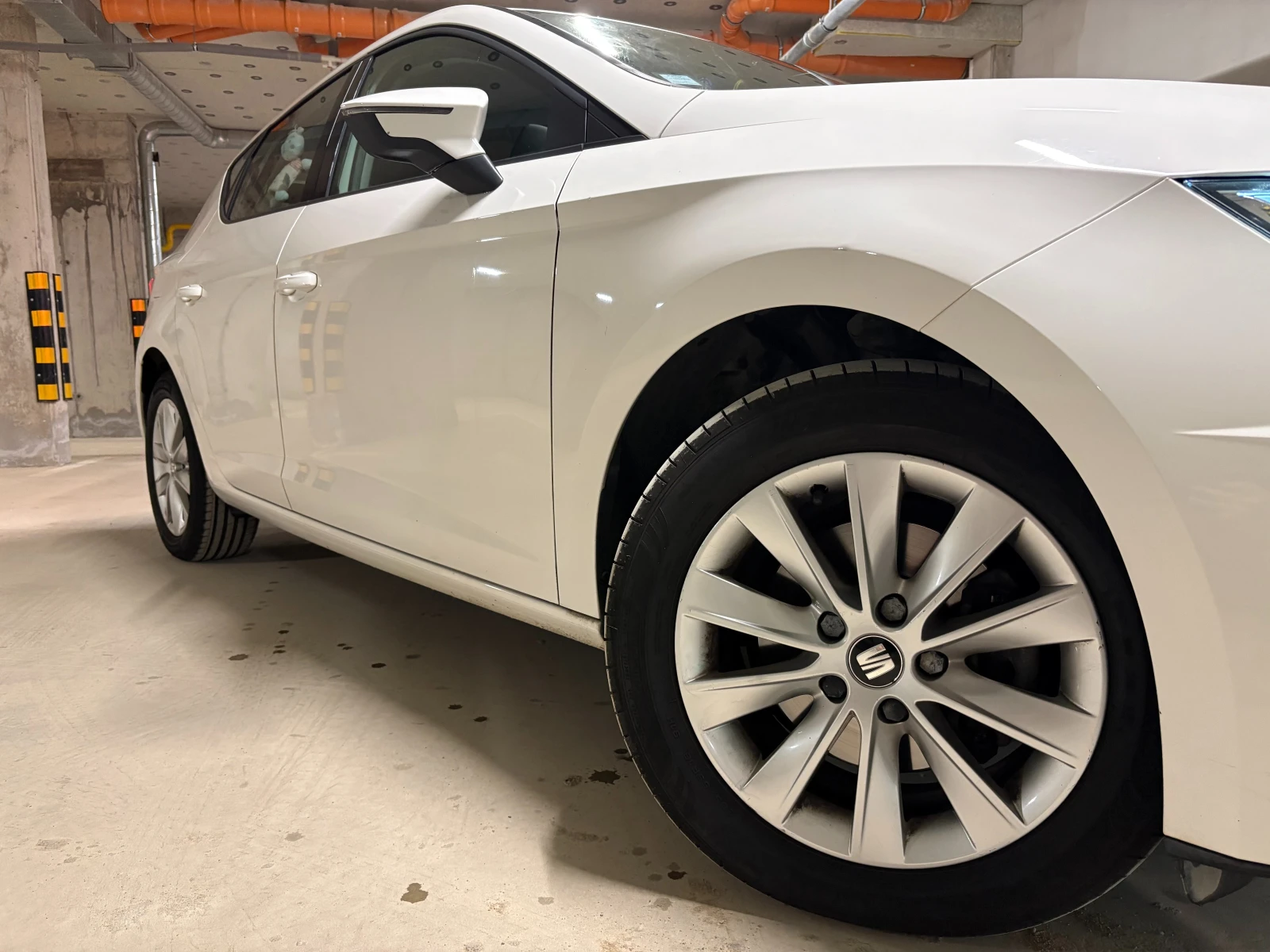Seat Leon 1.6 TDI DSG, снимка 2 - Автомобили и джипове - 56166671