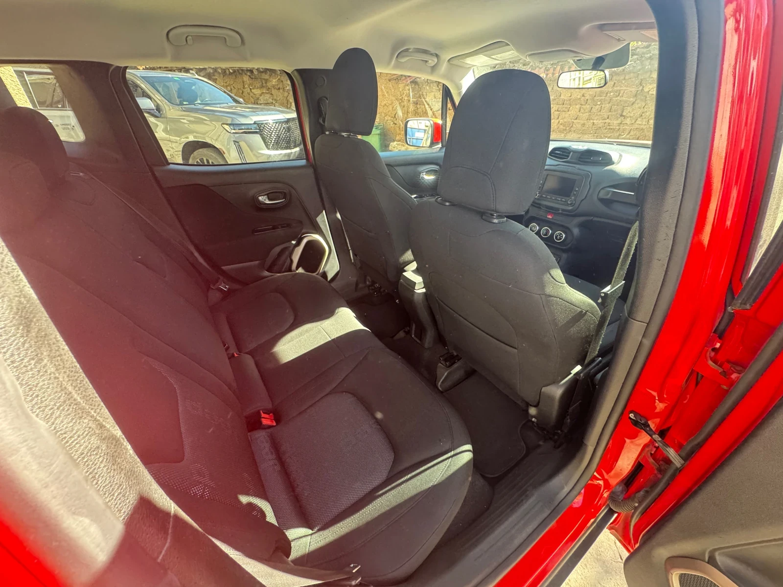 Jeep Renegade 2, 4  | Mobile.bg   12