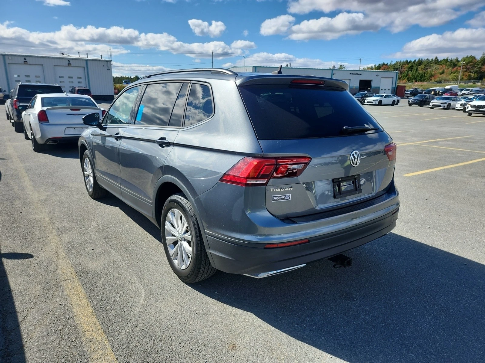 VW Tiguan TRENDLINE * * CARFAX * * АВТО КРЕДИТ * *  - изображение 4