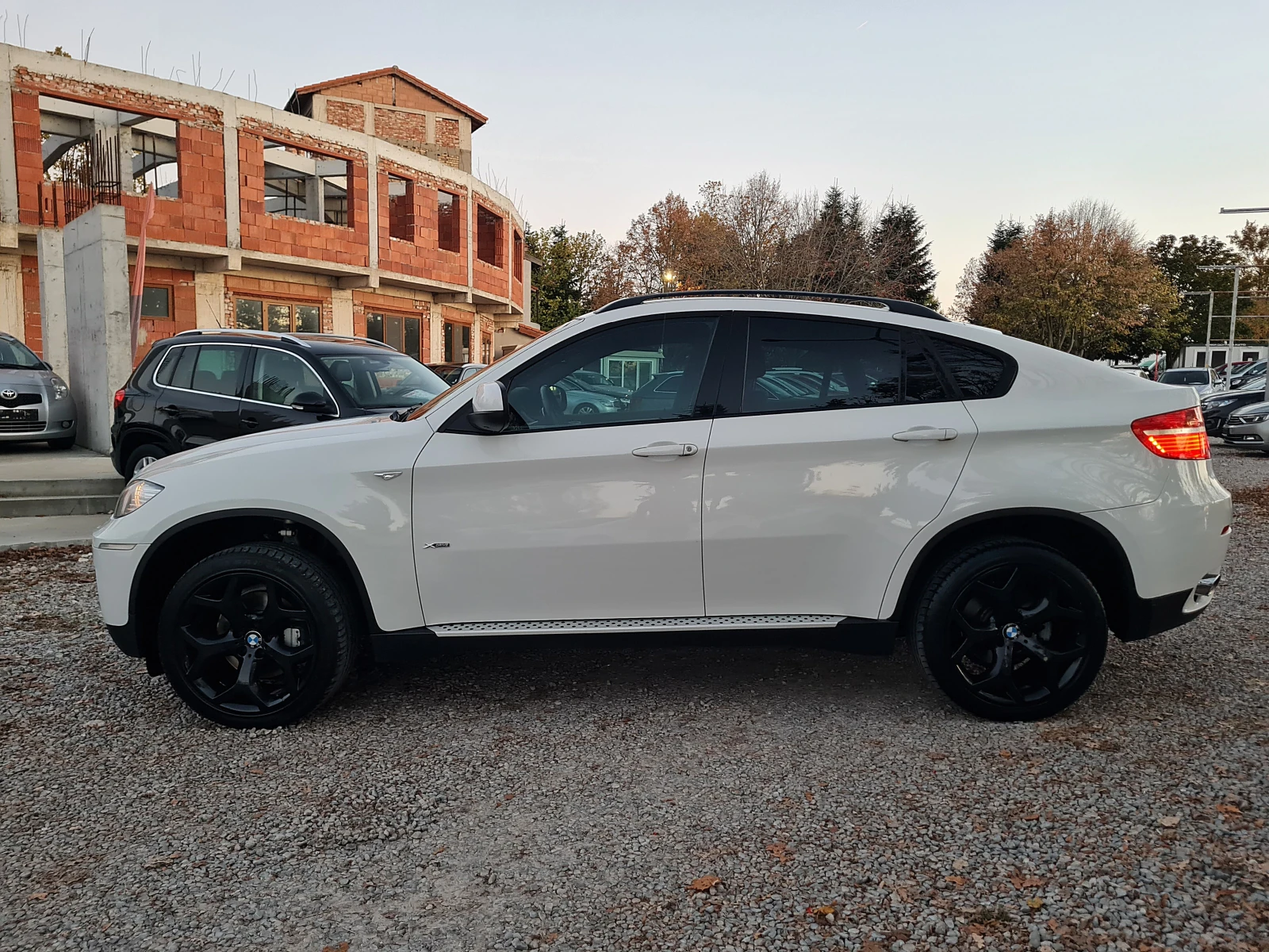 BMW X6 286kc/ОБДУХВАНЕ/4 х ПОДРЕВ/4х КАМЕРИ/ВАКУУМ/KEYLES - изображение 8