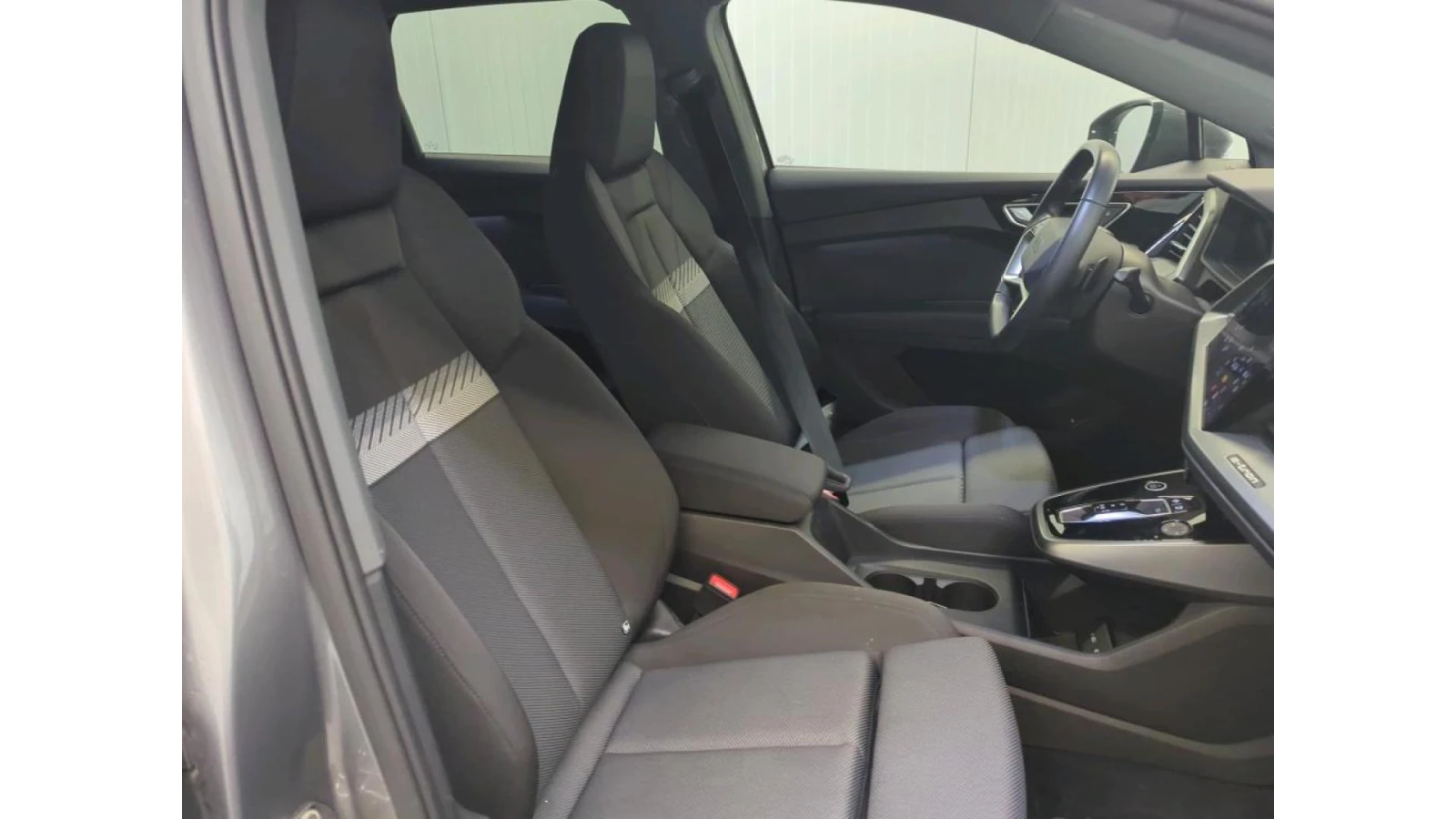 Audi Q4  E-tron 40 Launch , снимка 5 - Автомобили и джипове - 54123170