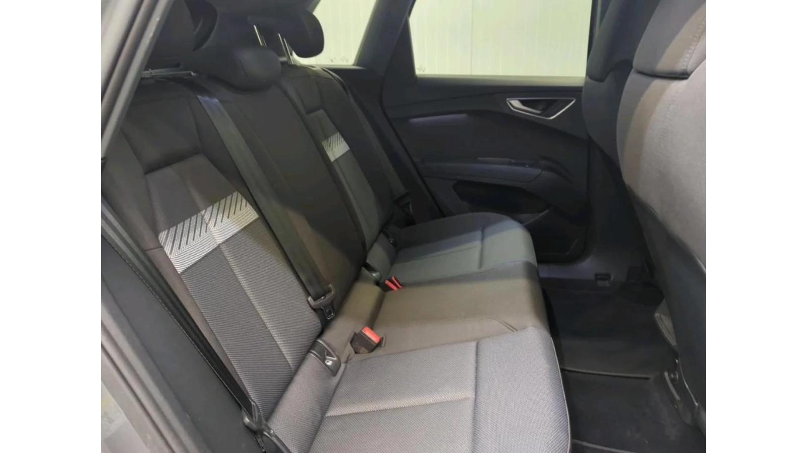 Audi Q4  E-tron 40 Launch , снимка 6 - Автомобили и джипове - 54123170