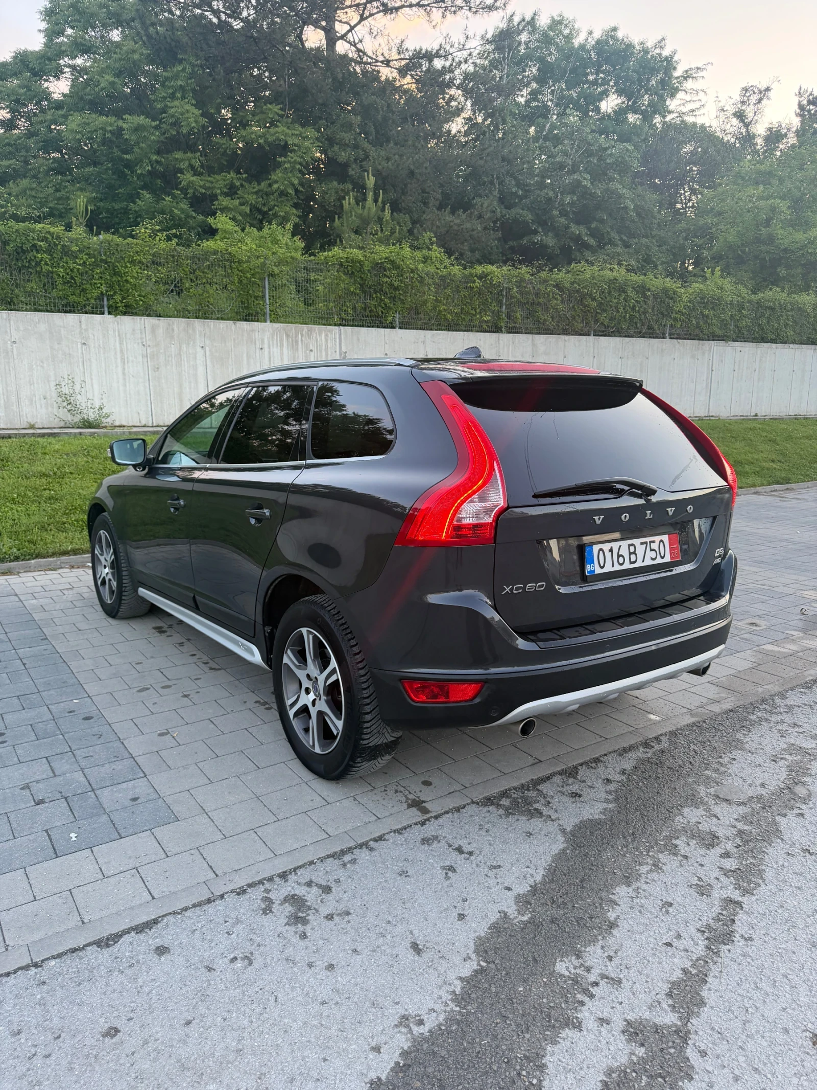 Volvo XC60 2.4d/Дистроник/4x4/AVTOMAT/FULL, снимка 6 - Автомобили и джипове - 54782005