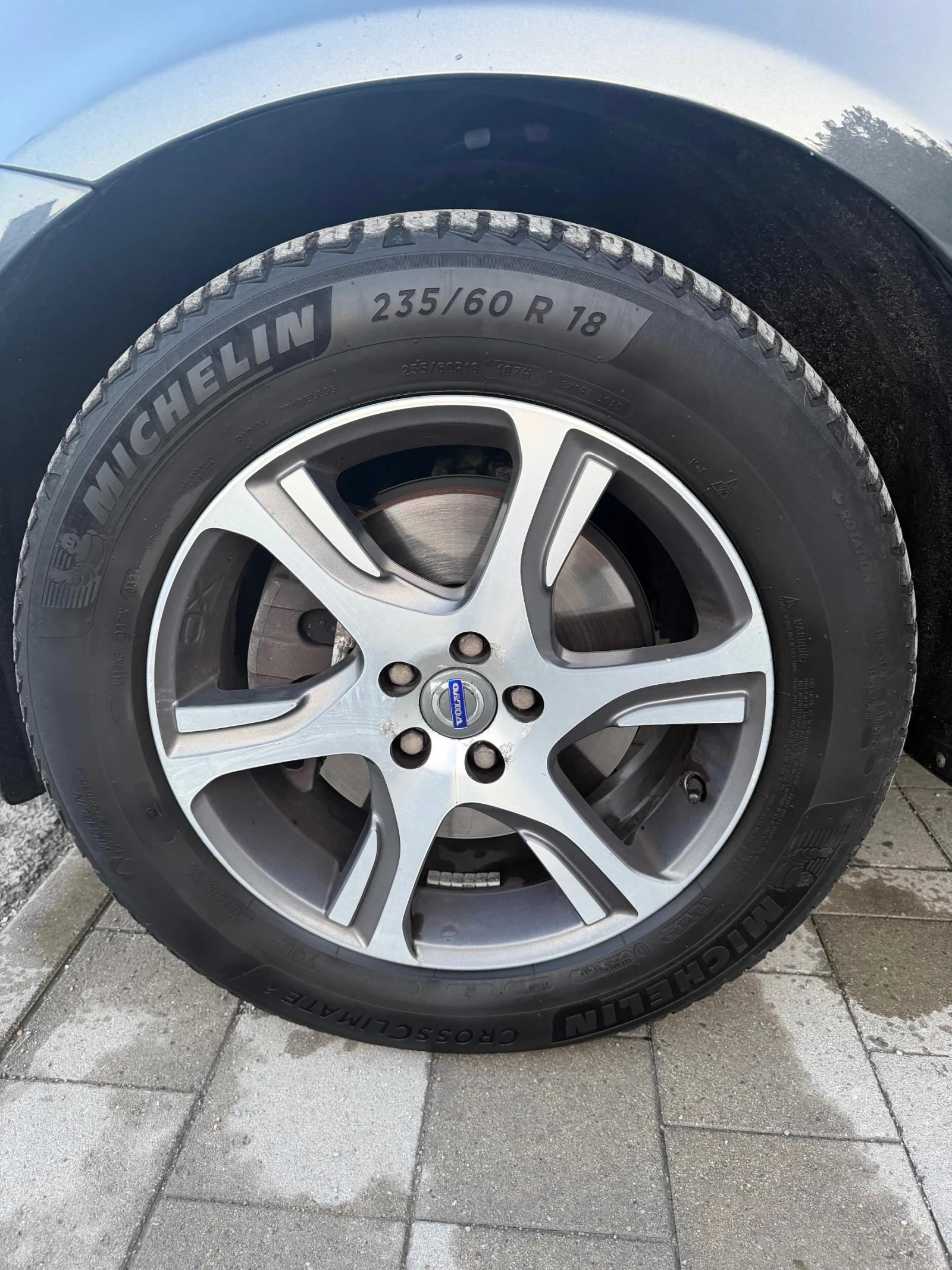 Volvo XC60 2.4d/Дистроник/4x4/AVTOMAT/FULL, снимка 15 - Автомобили и джипове - 54782005