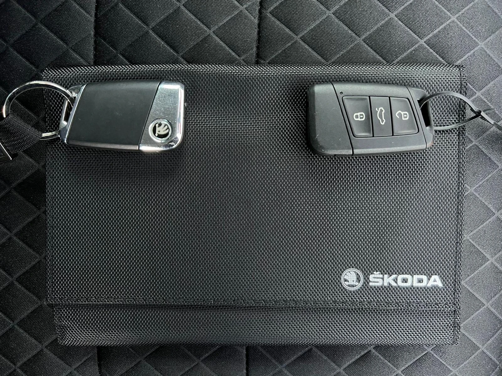 Skoda Kodiaq 1.4I AUTOMATIK KEY LESS START STOP NAVI 360KAMERA , снимка 17 - Автомобили и джипове - 55248527