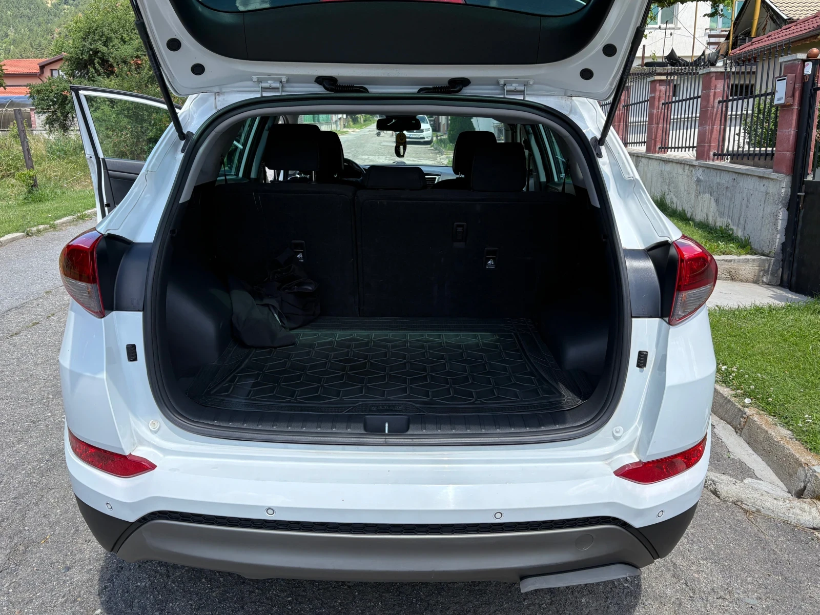 Hyundai Tucson 2.0  185кс, снимка 5 - Автомобили и джипове - 55583805