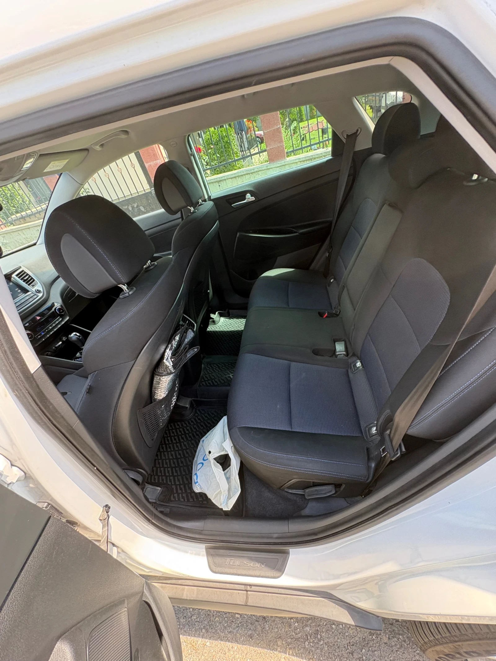 Hyundai Tucson 2.0  185кс, снимка 6 - Автомобили и джипове - 55583805