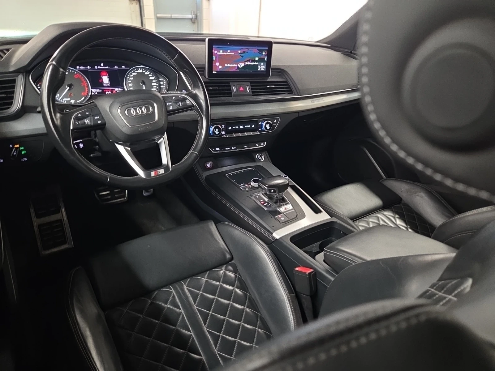 Audi SQ5 PROGRESSIV* ПАНОРАМА* CARFAX, снимка 8 - Автомобили и джипове - 55704475