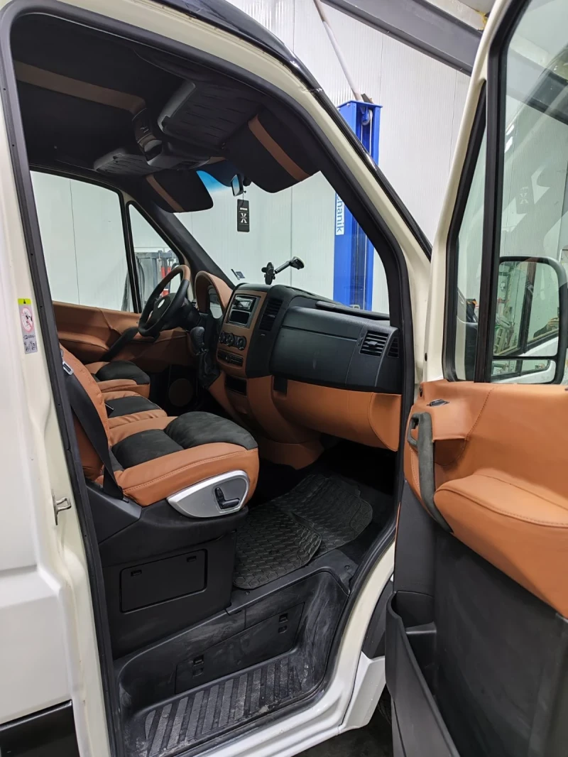 VW Crafter 2.5, снимка 6 - Бусове и автобуси - 53052871