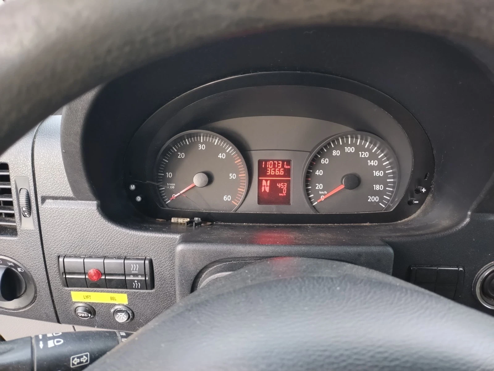 VW Crafter Фургон с падащ борд, снимка 10 - Бусове и автобуси - 56227630