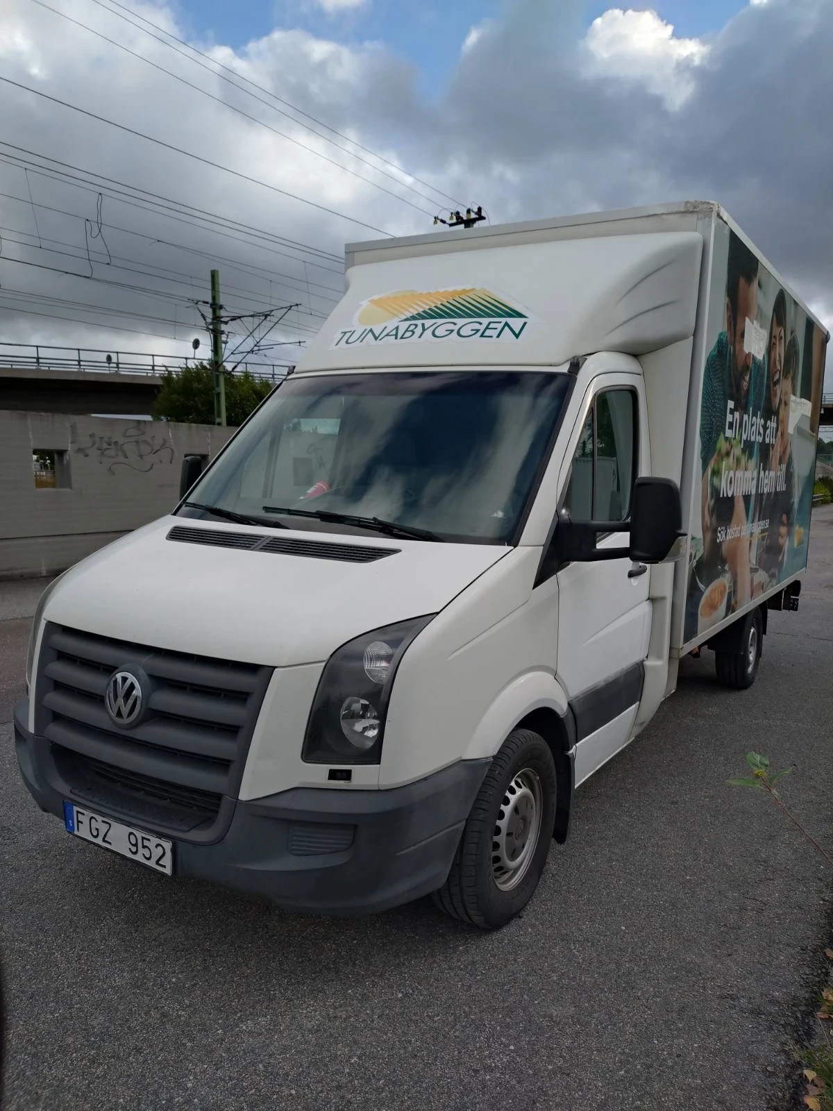 VW Crafter Фургон с падащ борд, снимка 2 - Бусове и автобуси - 56227630
