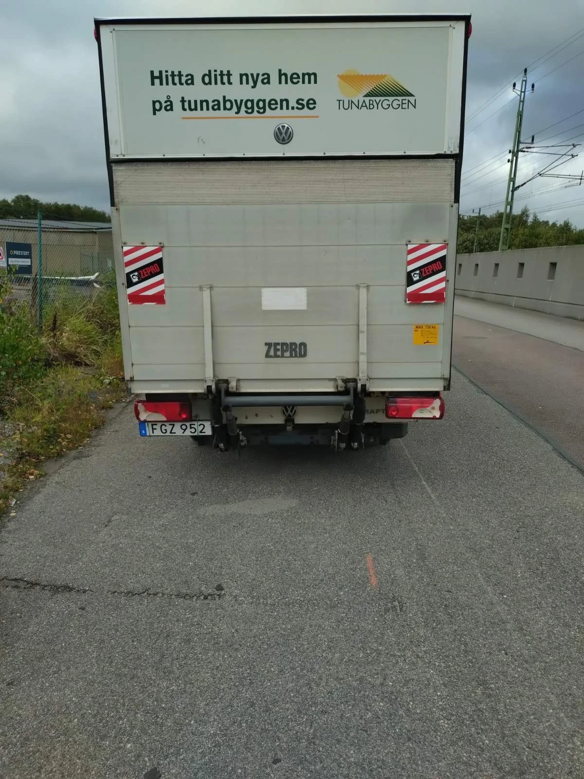 VW Crafter Фургон с падащ борд, снимка 5 - Бусове и автобуси - 56227630