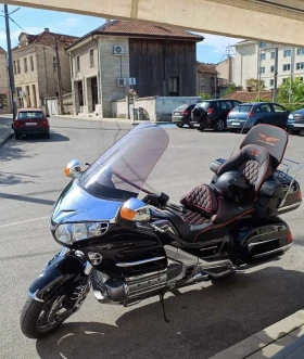     Honda Gold Wing