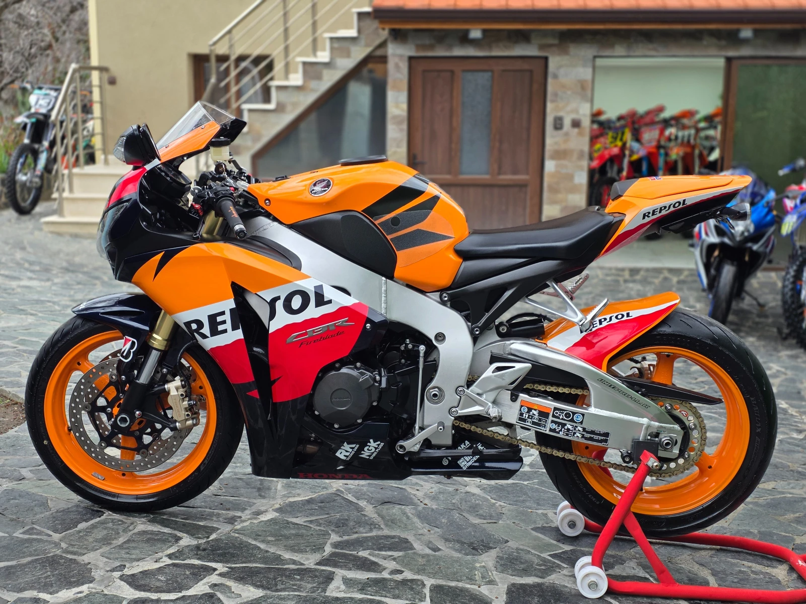 Honda Cbr 1000💥ЛИЗИНГ💥REPSOL, снимка 14 - Мотоциклети и мототехника - 54041694