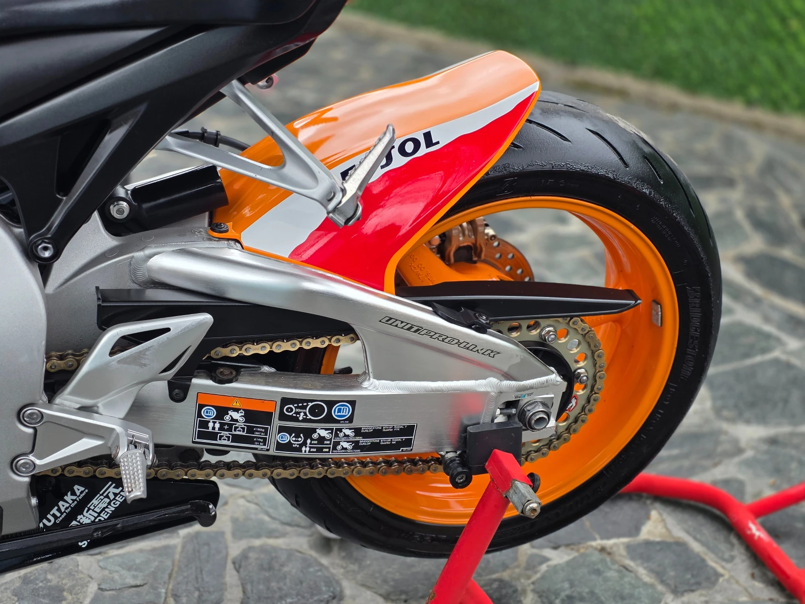 Honda Cbr 1000💥ЛИЗИНГ💥REPSOL, снимка 13 - Мотоциклети и мототехника - 54041694