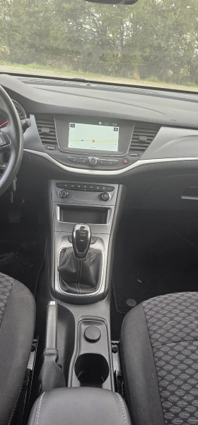 Opel Astra 1.2 I Business Edition, снимка 8