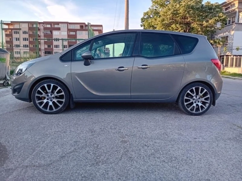 Opel Meriva 1.4i 120к.с 6ск. Cosmo, снимка 4 - Автомобили и джипове - 47135770