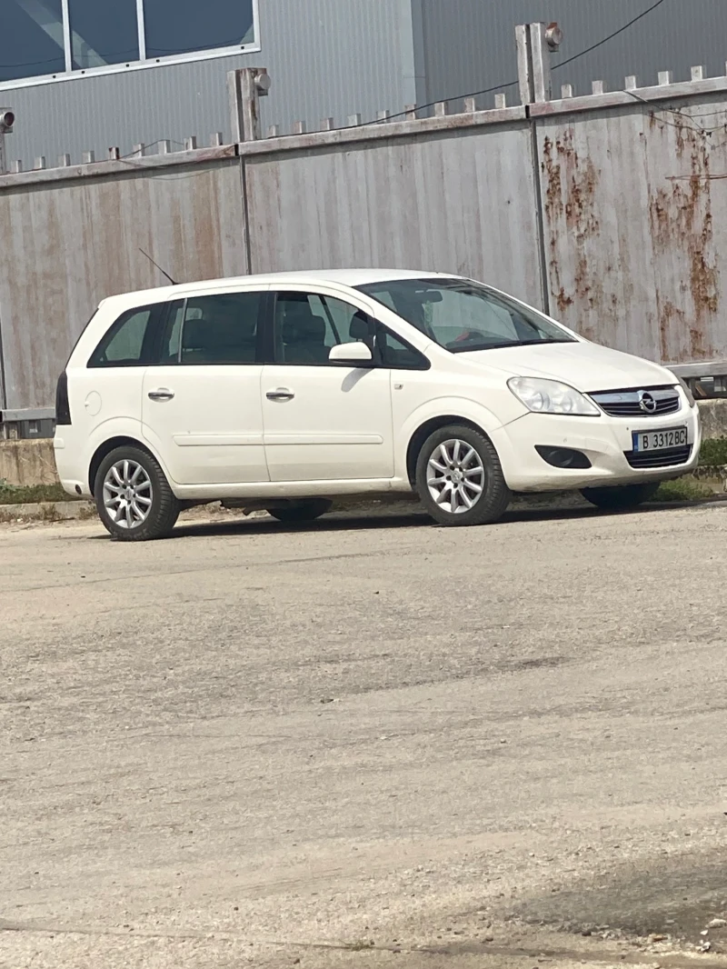 Opel Zafira, снимка 1 - Автомобили и джипове - 47381446