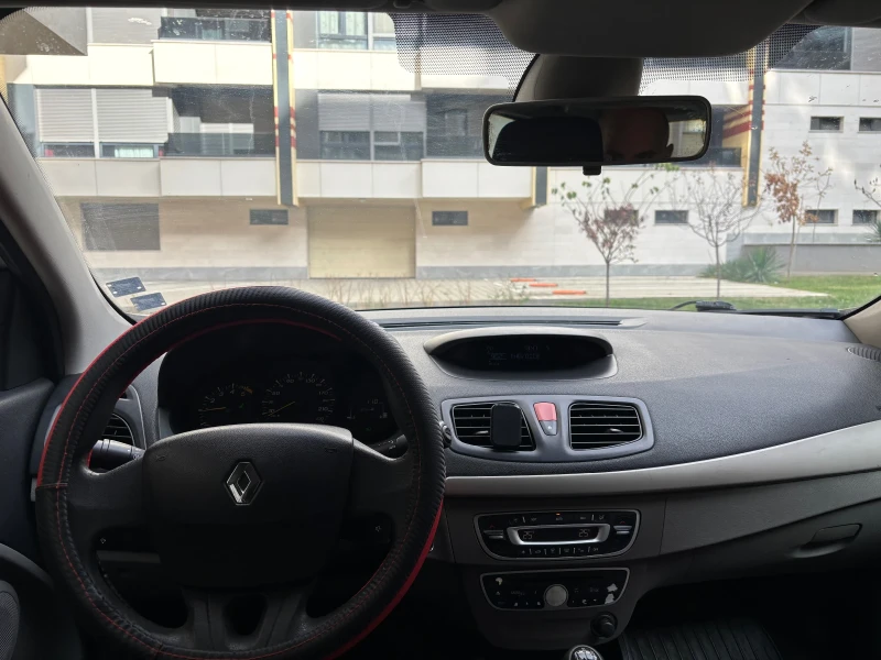 Renault Megane 1, 5 DCI, снимка 10 - Автомобили и джипове - 48078600