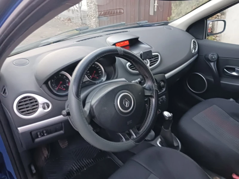 Renault Clio 3, снимка 4 - Автомобили и джипове - 48145099