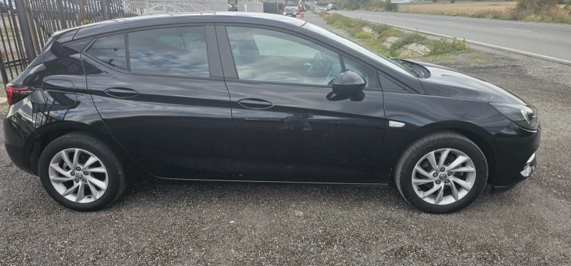 Opel Astra 1.2 I Business Edition, снимка 4 - Автомобили и джипове - 48702139