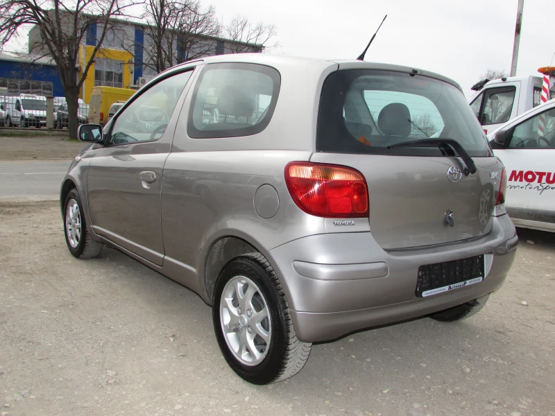 Toyota Yaris 1.0 VVT-i EURO4, снимка 6 - Автомобили и джипове - 49506257