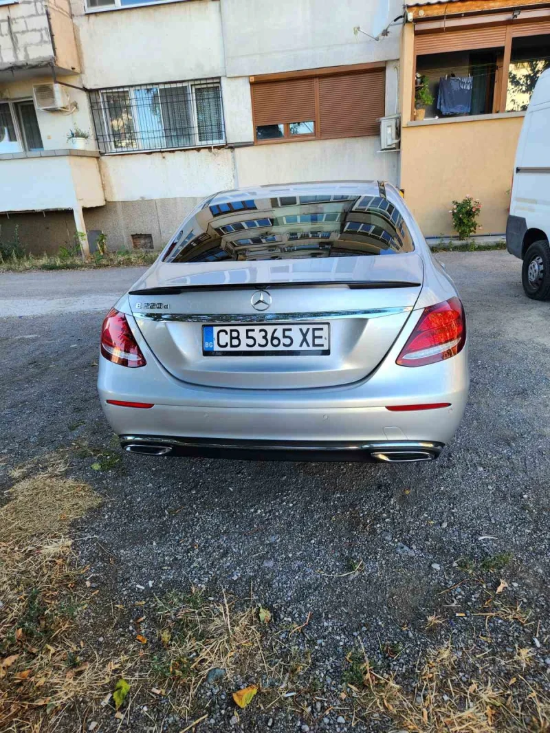 Mercedes-Benz E 220, снимка 4 - Автомобили и джипове - 52566150