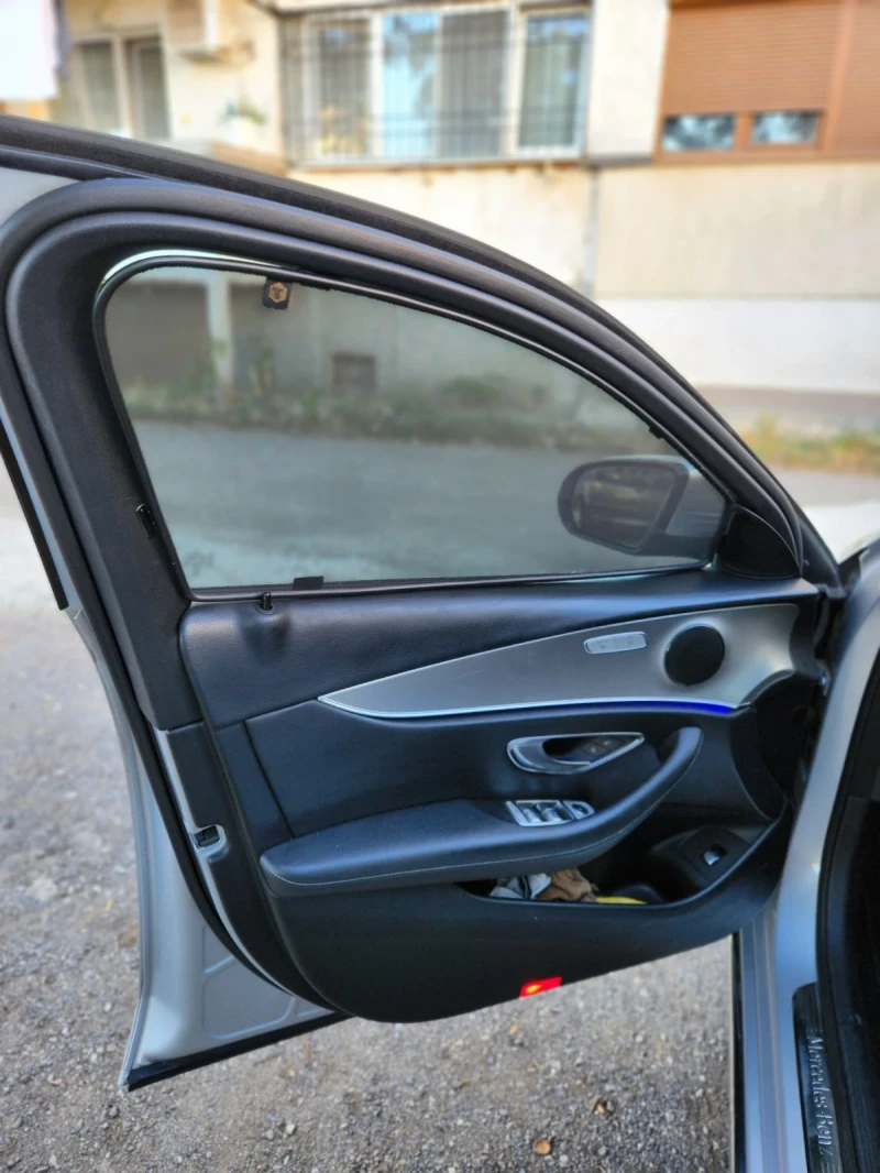 Mercedes-Benz E 220, снимка 7 - Автомобили и джипове - 52566150