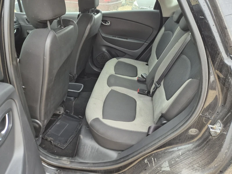 Renault Captur 0.9, снимка 10 - Автомобили и джипове - 51997545