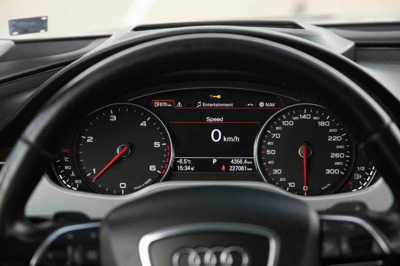 Audi A8, снимка 10 - Автомобили и джипове - 52643081