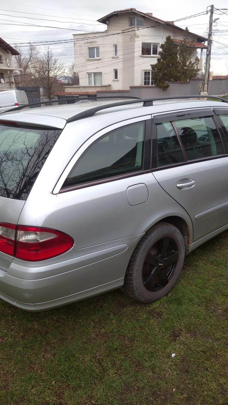 Mercedes-Benz E 270, снимка 3 - Автомобили и джипове - 52988874