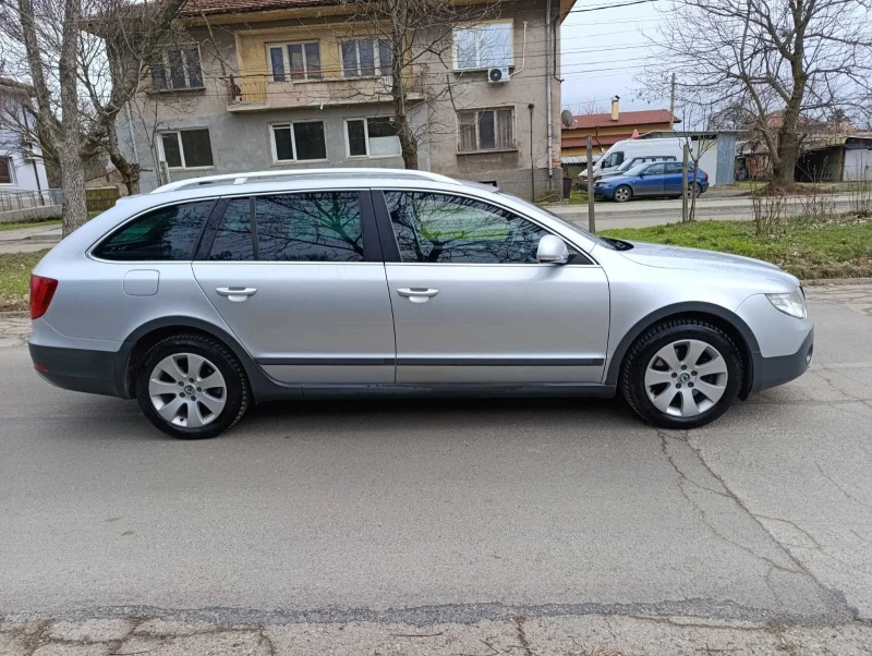 Skoda Superb Scout 4X4 2.0 TDI Автомат , снимка 4 - Автомобили и джипове - 53453984
