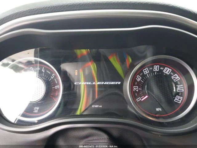 Dodge Challenger SXT - изображение 10