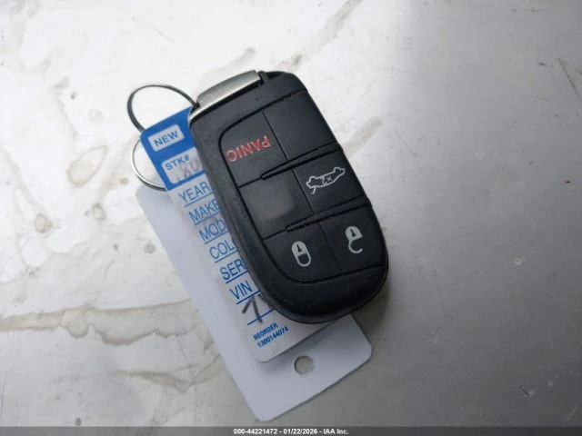 Dodge Challenger SXT - изображение 9