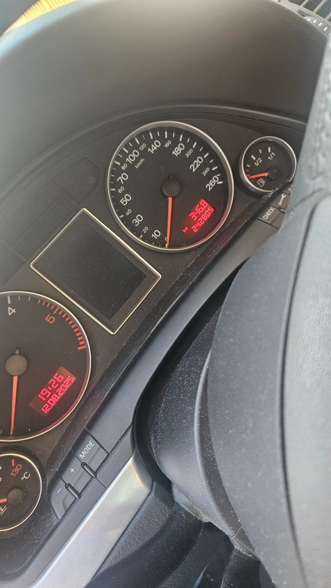 Audi A4 B7 - изображение 4
