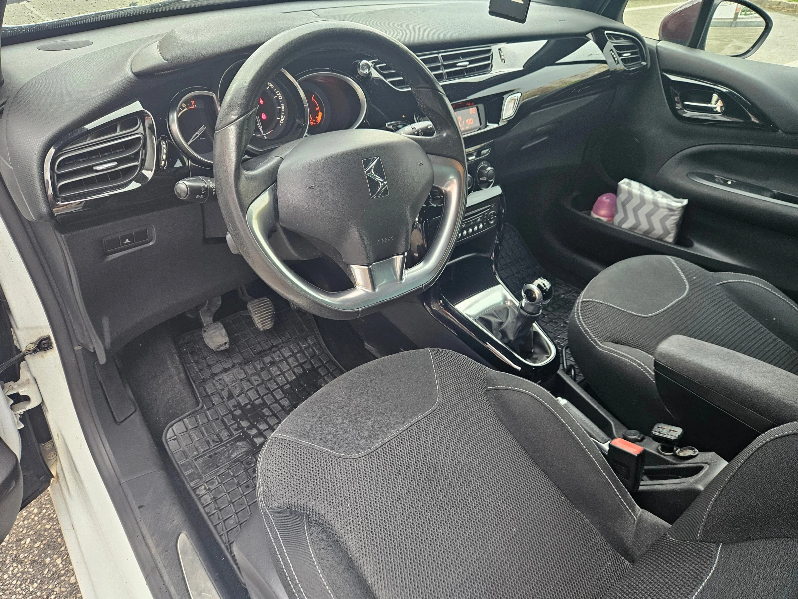 Citroen DS3 1.6 VTi (120 Hp) - изображение 9