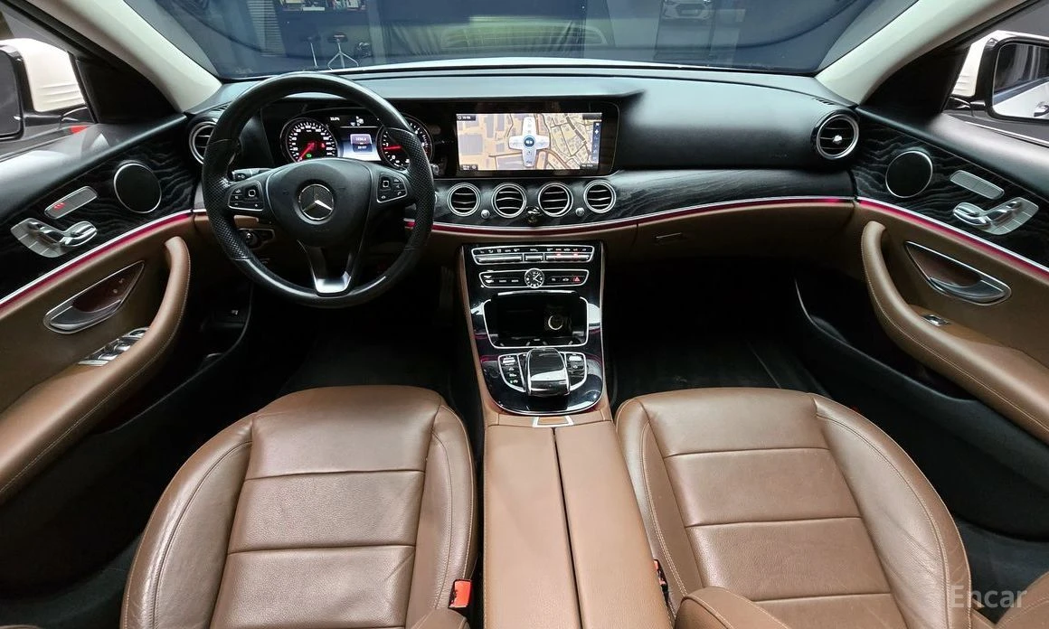 Mercedes-Benz E 220  - изображение 7
