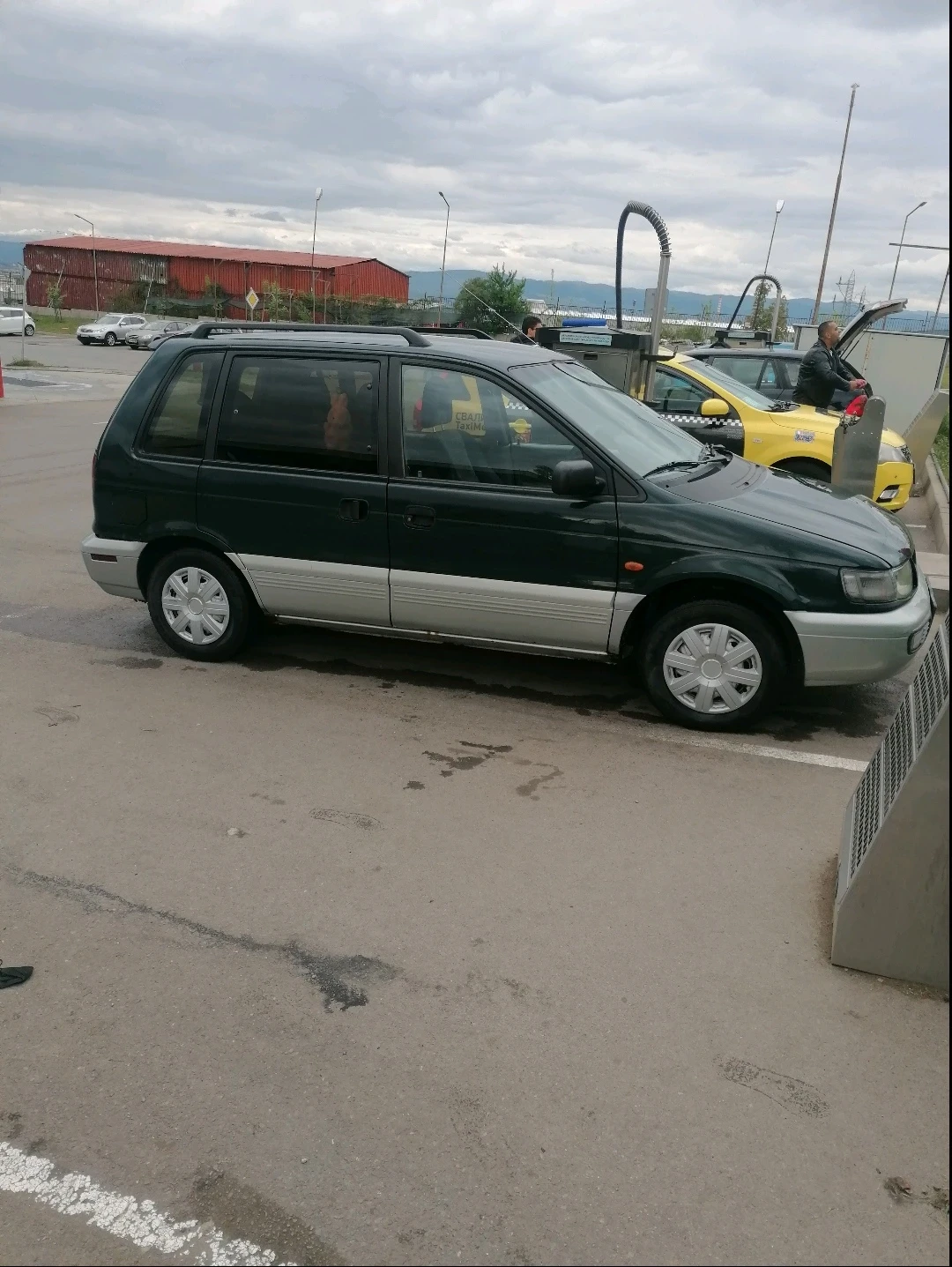 Mitsubishi Space runner 18. 122 кс. 4х4 - изображение 4