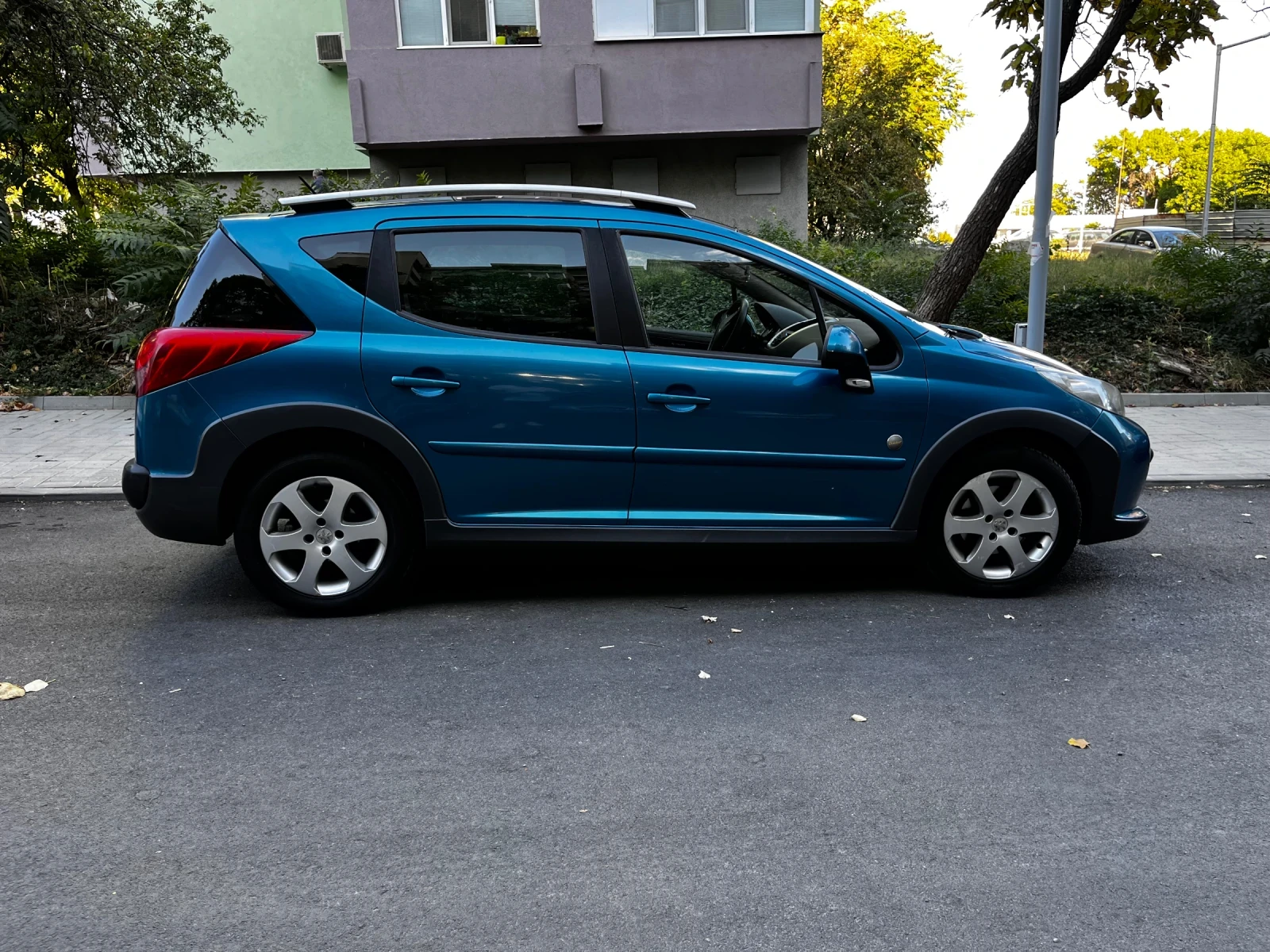 Peugeot 207 SW - изображение 4