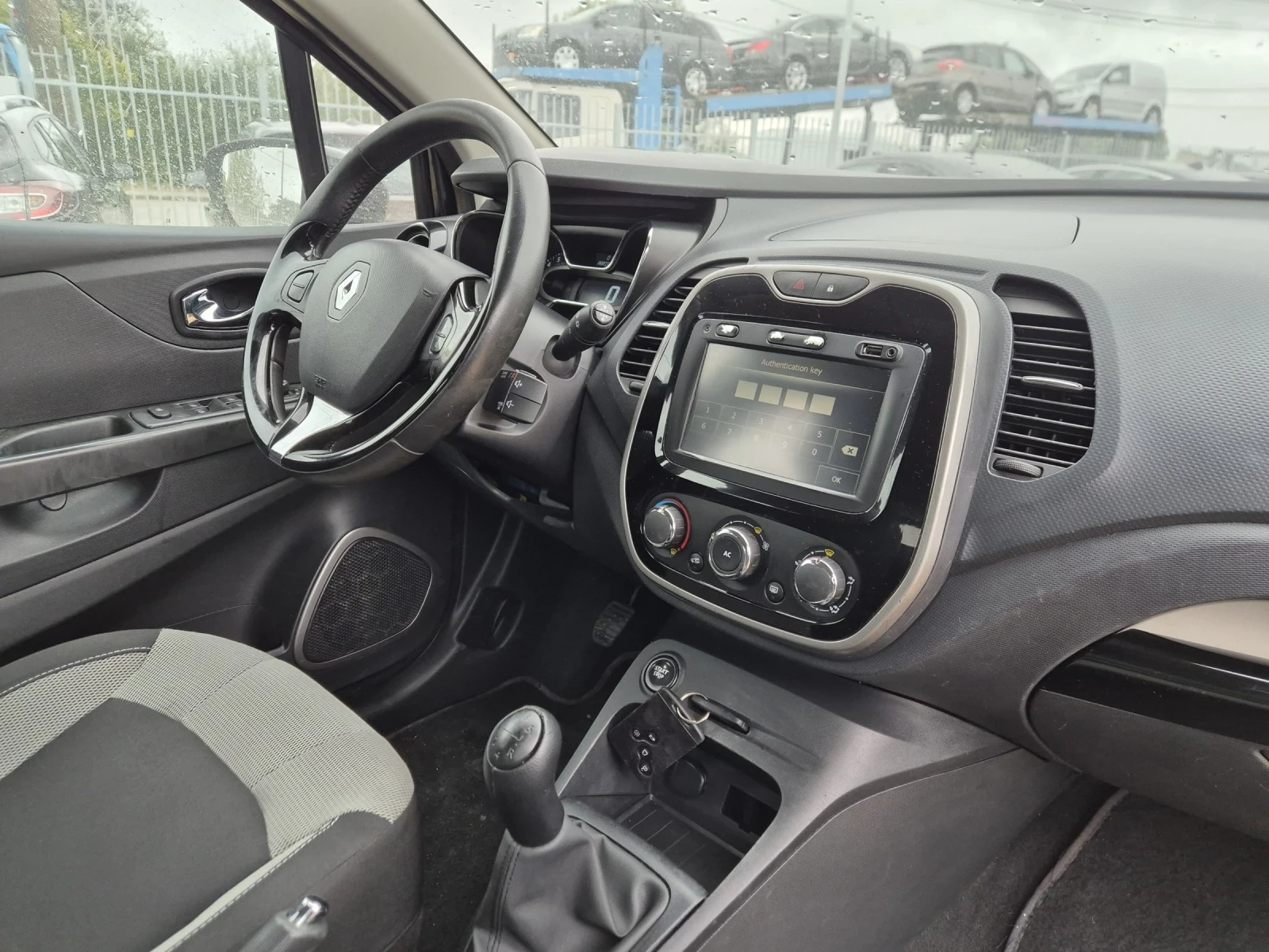 Renault Captur 0.9 - изображение 6