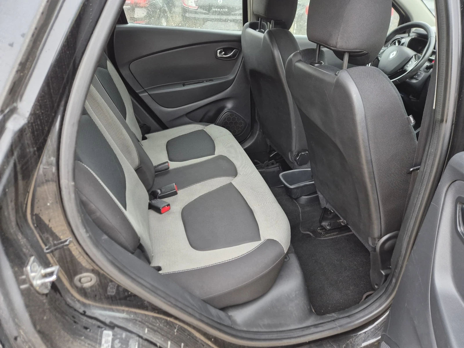 Renault Captur 0.9 - изображение 8