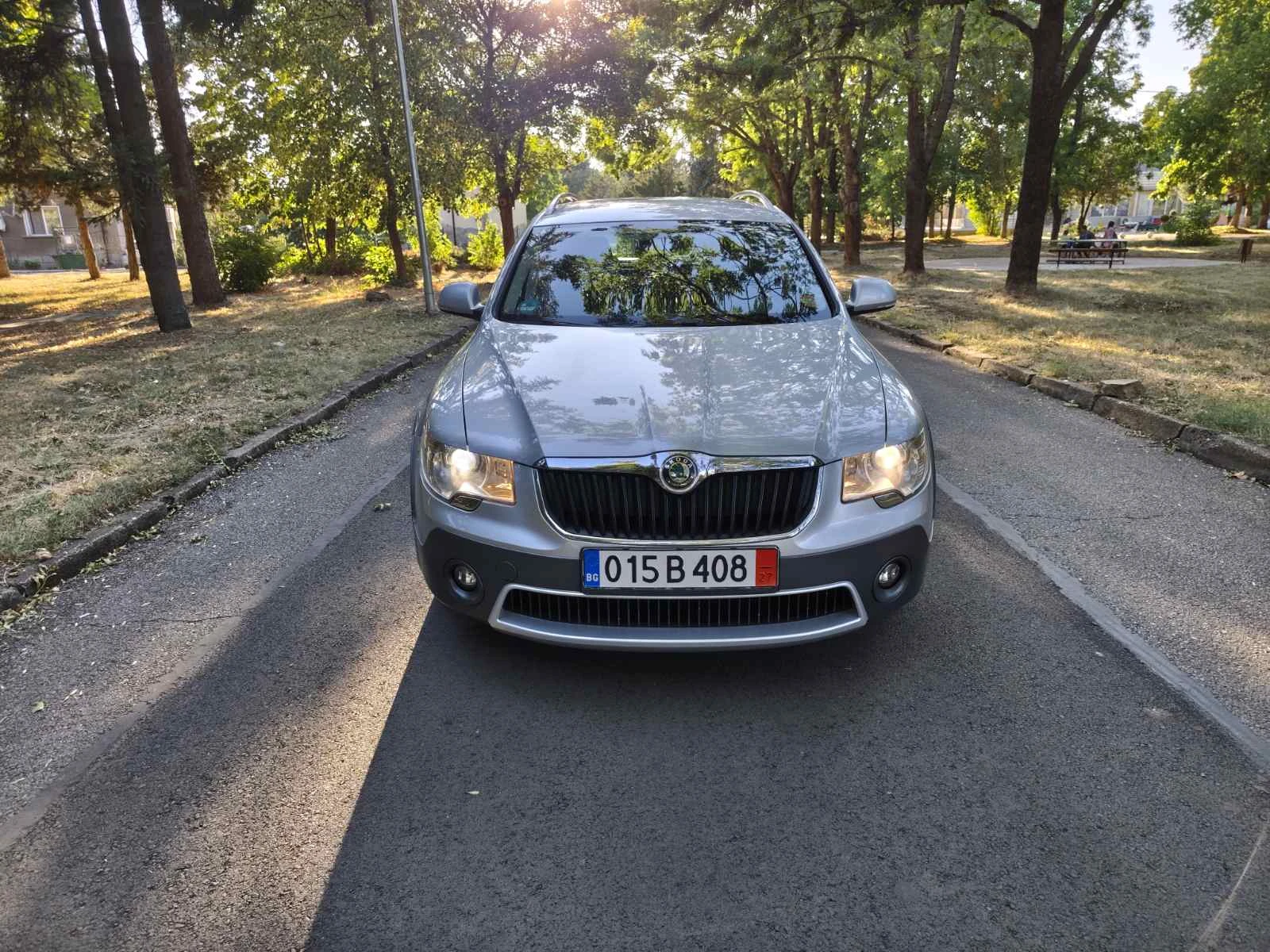 Skoda Superb Scout 2012г. 4X4 2.0 TDI Автомат , снимка 2 - Автомобили и джипове - 53453984