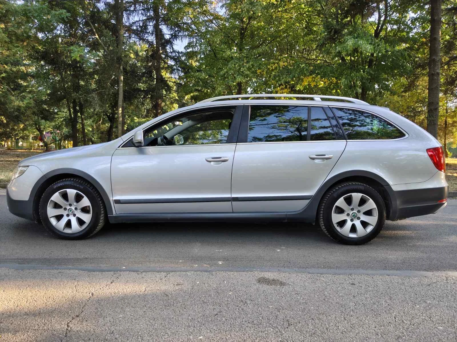 Skoda Superb Scout 2012г. 4X4 2.0 TDI Автомат , снимка 9 - Автомобили и джипове - 53453984