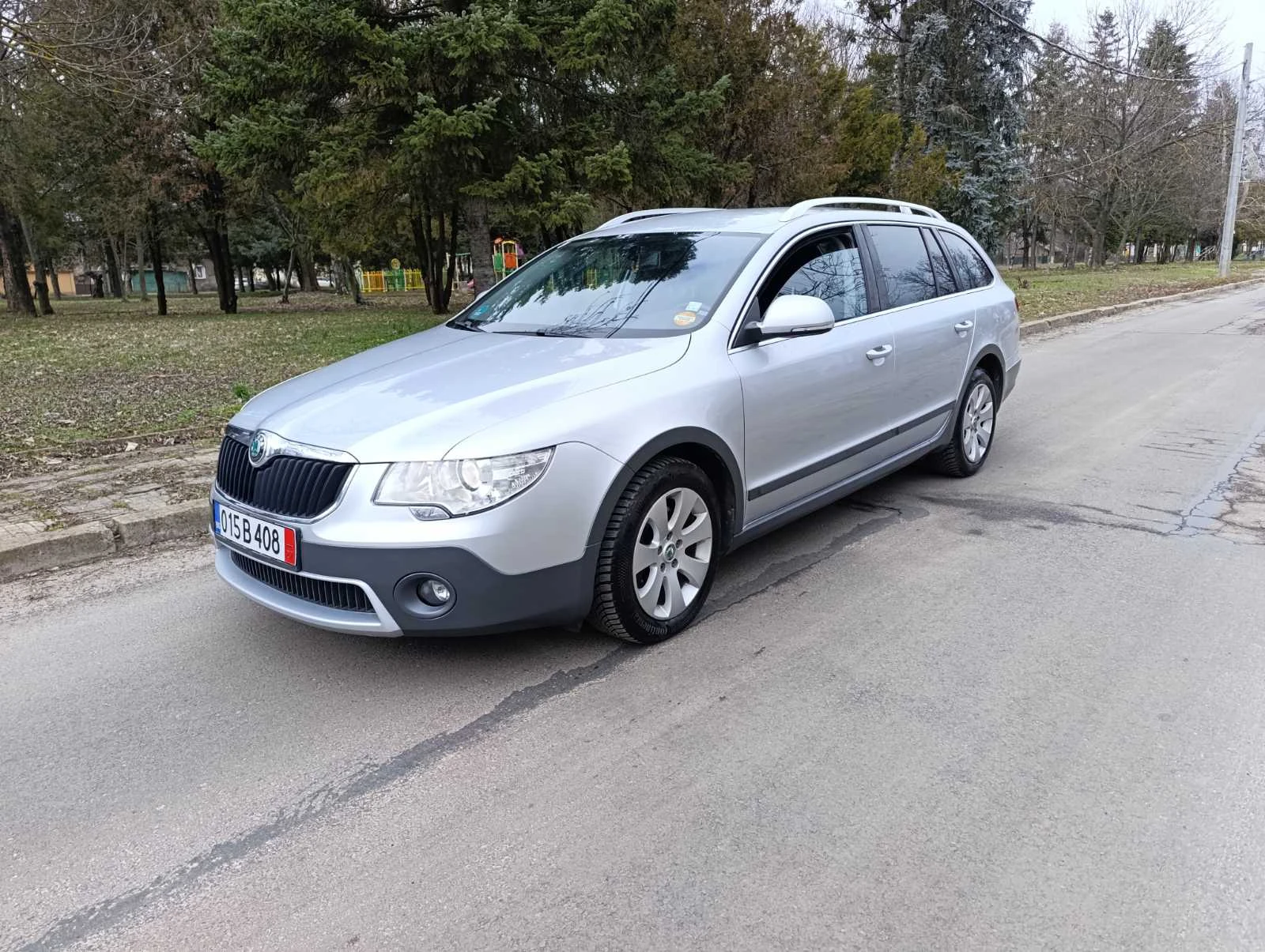 Skoda Superb Scout 4X4 2.0 TDI Автомат  - изображение 9