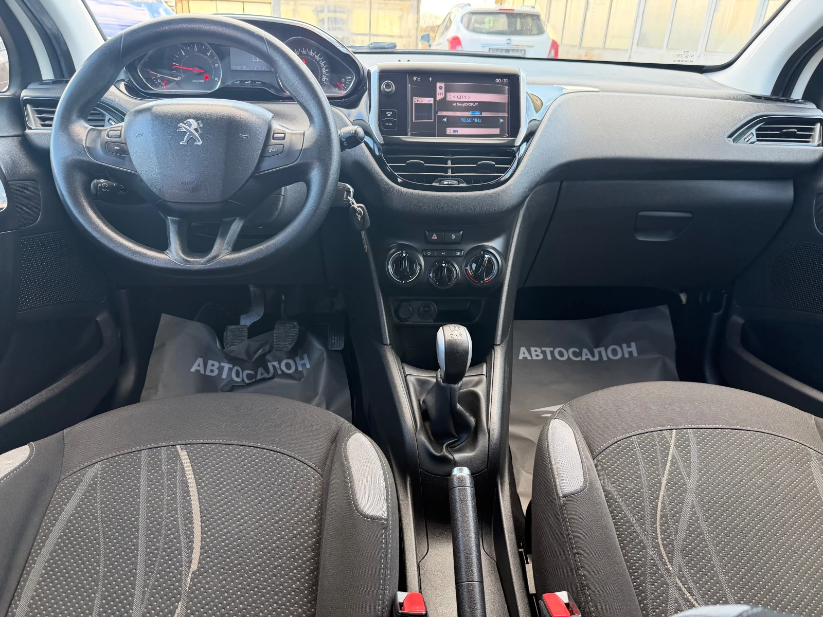 Peugeot 208 1.4HDI - изображение 8