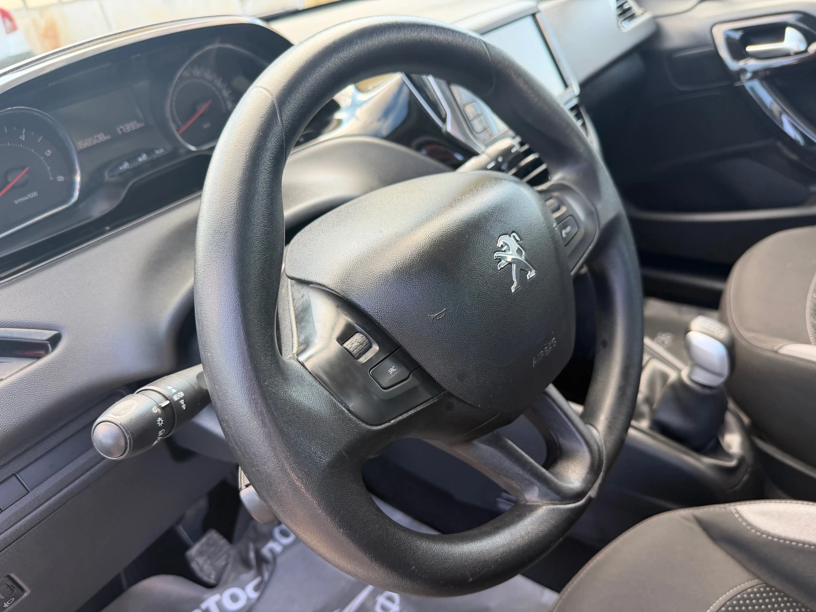 Peugeot 208 1.4HDI - изображение 9