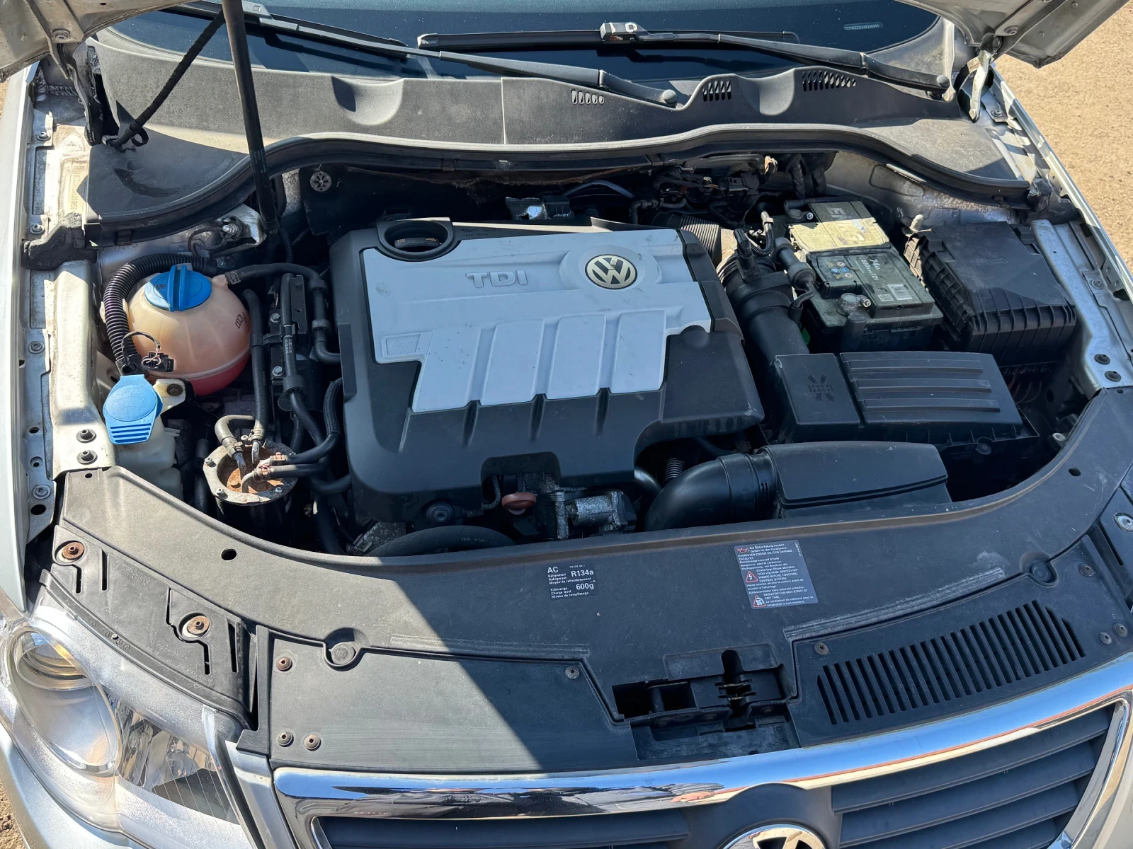 VW Passat, снимка 15 - Автомобили и джипове - 53708661