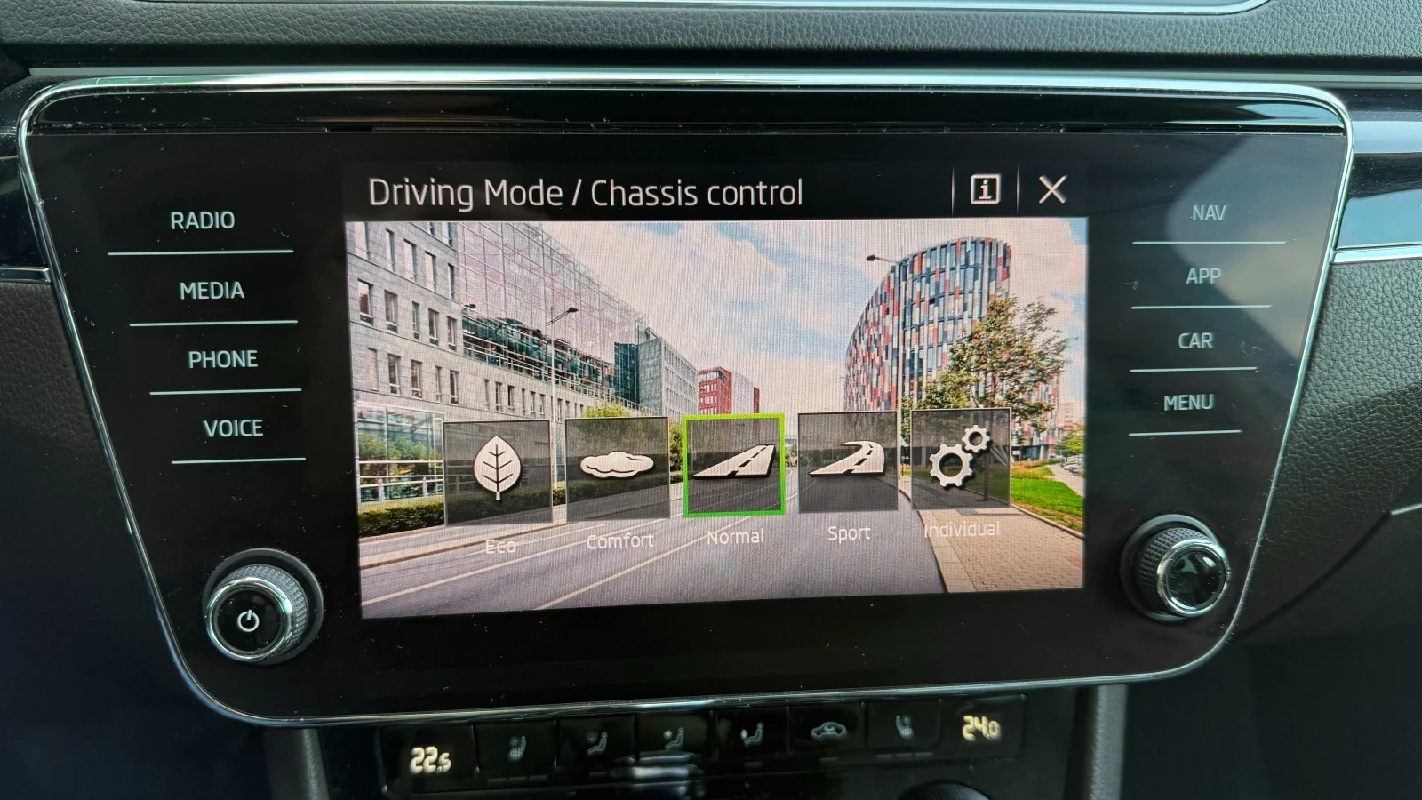 Skoda Superb Laurin & Klement 4х4, снимка 9 - Автомобили и джипове - 53797314