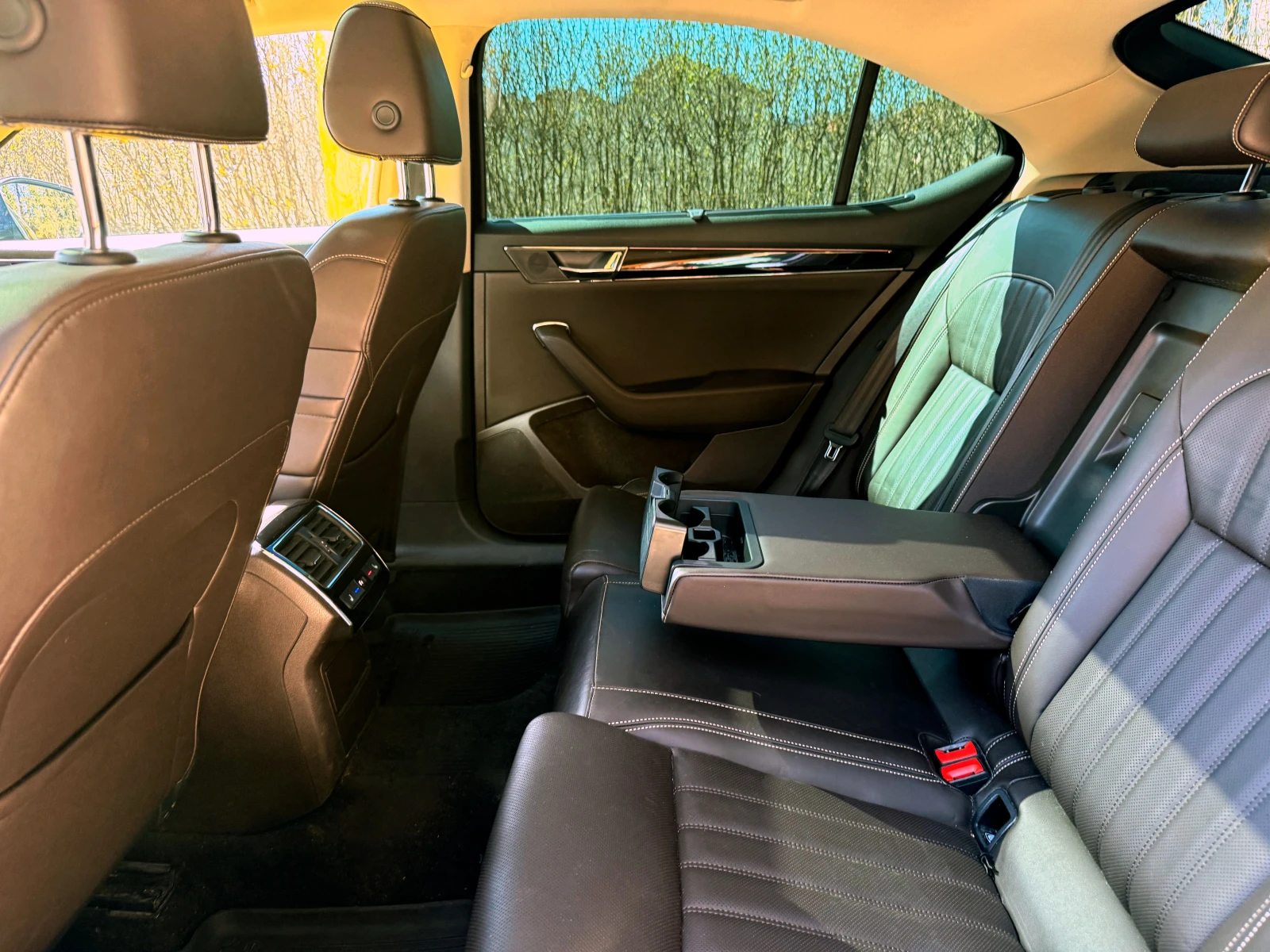 Skoda Superb Laurin & Klement 4х4, снимка 7 - Автомобили и джипове - 53797314